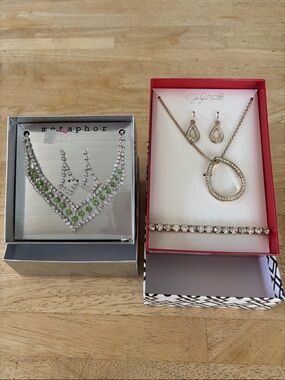 Metaphor Silver Necklace with Green Crystal Accents and Jaclyn Smith set